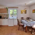 Strasser's Mountain Apartment *